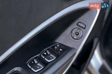 Внедорожник / Кроссовер Hyundai Santa FE 2013 в 