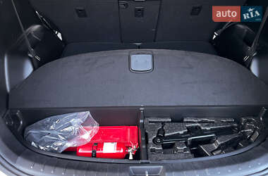 Внедорожник / Кроссовер Hyundai Santa FE 2013 в 