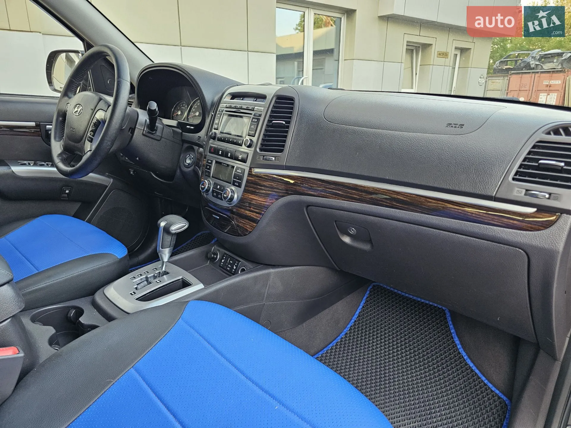 2010 Hyundai Santa Fe - мініатюра 16