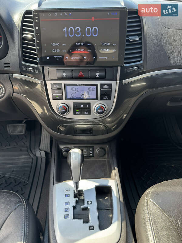 Внедорожник / Кроссовер Hyundai Santa FE 2010 в Ивано-Франковске