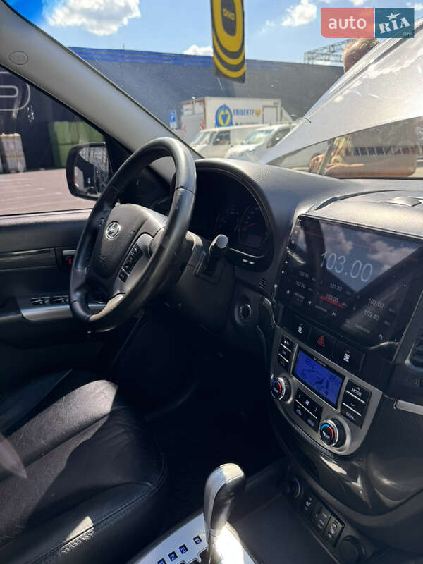 Внедорожник / Кроссовер Hyundai Santa FE 2010 в Ивано-Франковске