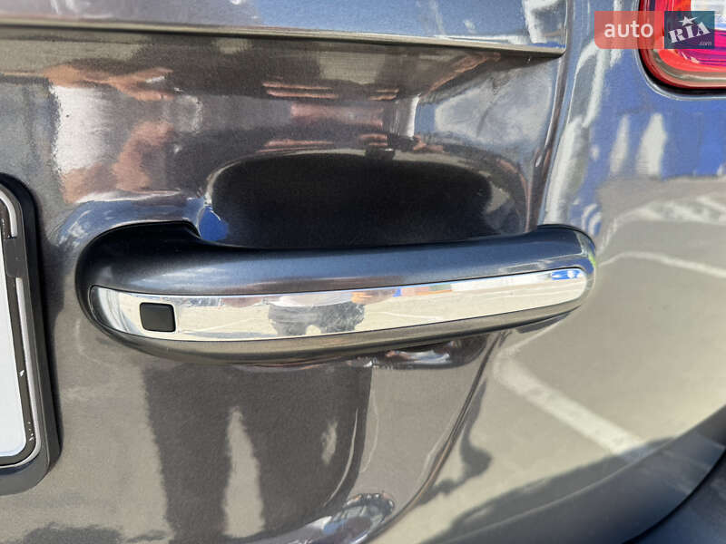 Внедорожник / Кроссовер Hyundai Santa FE 2010 в Ивано-Франковске