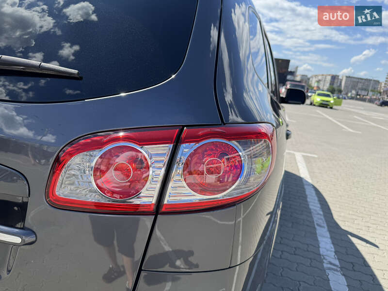 Внедорожник / Кроссовер Hyundai Santa FE 2010 в Ивано-Франковске