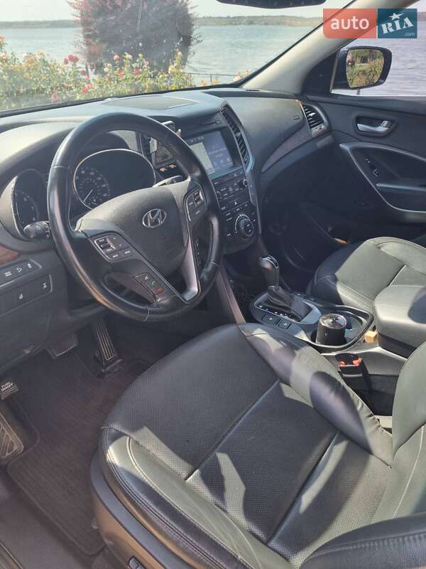 Внедорожник / Кроссовер Hyundai Santa FE 2017 в Николаеве