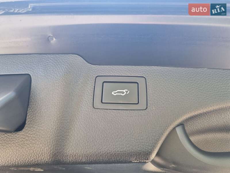 Внедорожник / Кроссовер Hyundai Santa FE 2017 в Николаеве