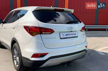 Внедорожник / Кроссовер Hyundai Santa FE 2016 в 