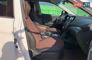 Внедорожник / Кроссовер Hyundai Santa FE 2016 в 