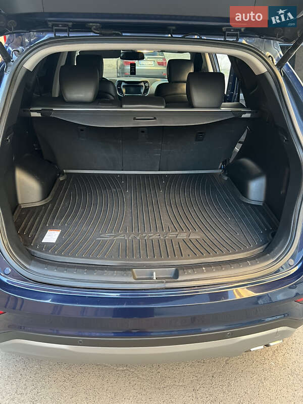 Внедорожник / Кроссовер Hyundai Santa FE 2017 в Одессе