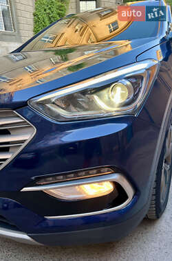 Внедорожник / Кроссовер Hyundai Santa FE 2017 в 