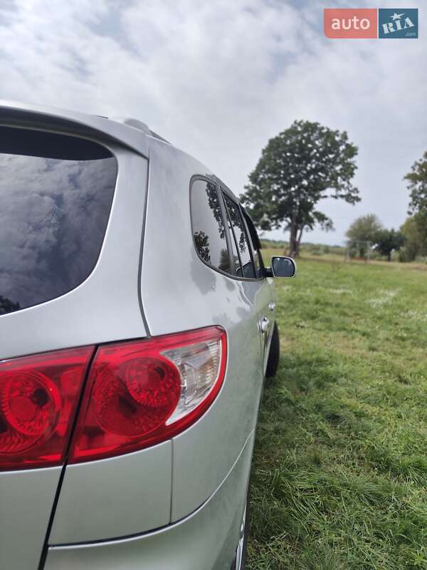 Позашляховик / Кросовер Hyundai Santa FE 2008 в Вараші