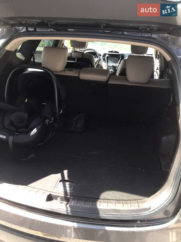 Позашляховик / Кросовер Hyundai Santa FE 2014 в Дубні