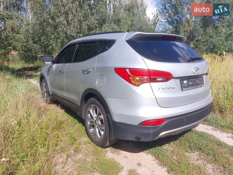 Внедорожник / Кроссовер Hyundai Santa FE 2013 в Вишневом