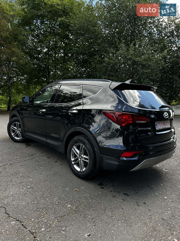 Позашляховик / Кросовер Hyundai Santa FE 2016 в Рівному