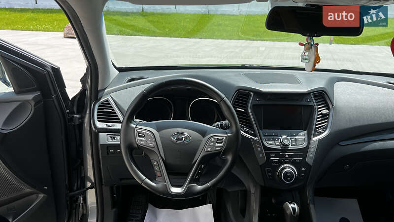 Позашляховик / Кросовер Hyundai Santa FE 2012 в Луцьку