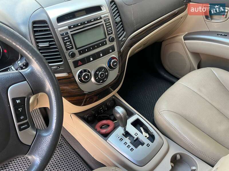 Позашляховик / Кросовер Hyundai Santa FE 2011 в Харкові