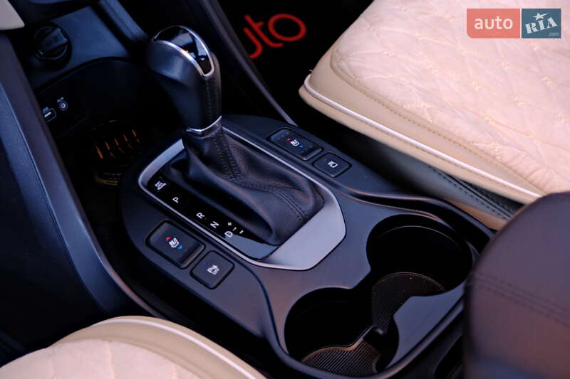 Позашляховик / Кросовер Hyundai Santa FE 2016 в Одесі