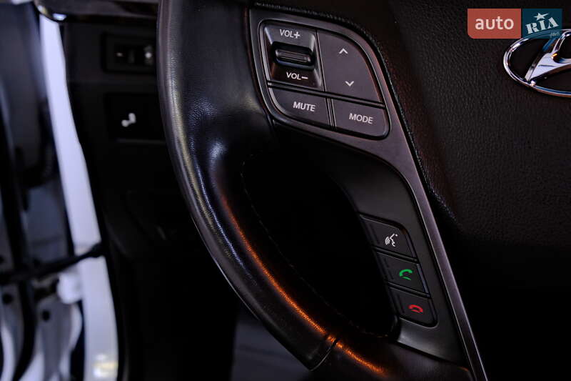 Позашляховик / Кросовер Hyundai Santa FE 2016 в Одесі