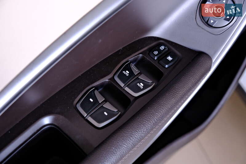 Позашляховик / Кросовер Hyundai Santa FE 2016 в Одесі