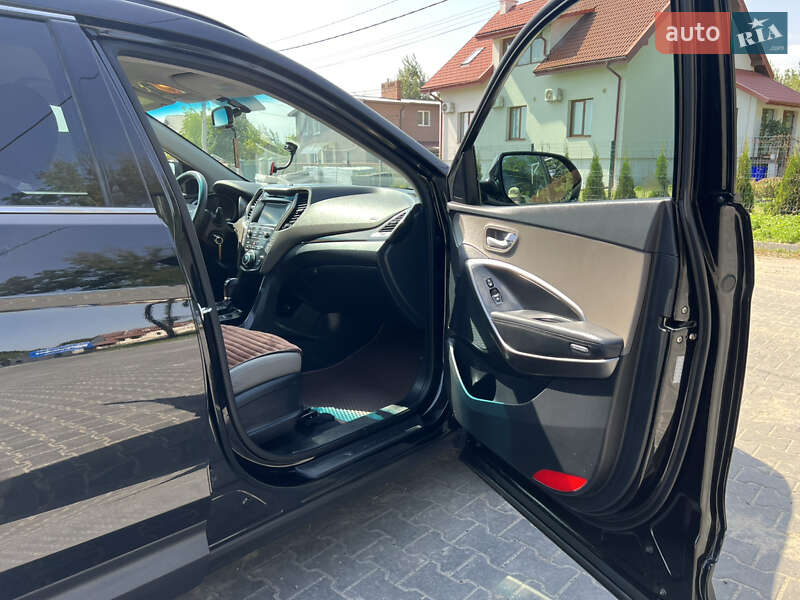 Позашляховик / Кросовер Hyundai Santa FE 2016 в Львові