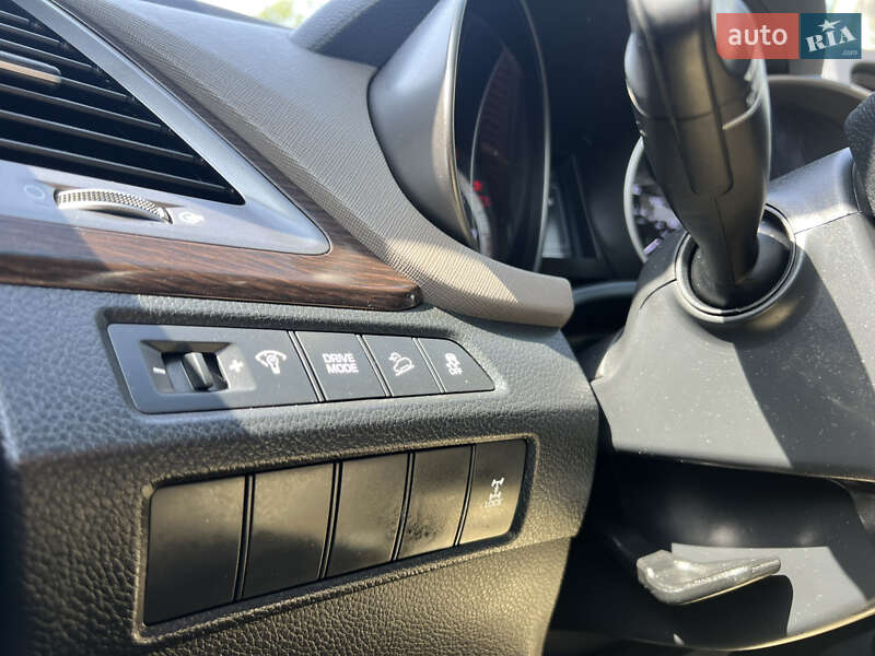 Позашляховик / Кросовер Hyundai Santa FE 2016 в Львові