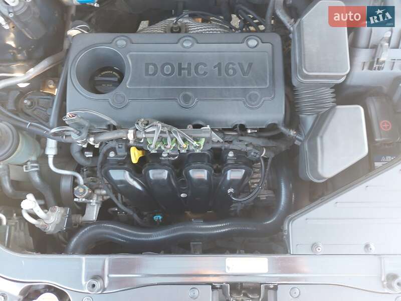 Позашляховик / Кросовер Hyundai Santa FE 2012 в Києві