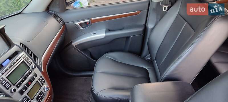 Внедорожник / Кроссовер Hyundai Santa FE 2009 в Черновцах