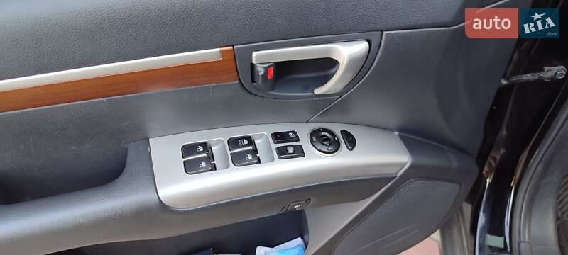 Внедорожник / Кроссовер Hyundai Santa FE 2009 в Черновцах