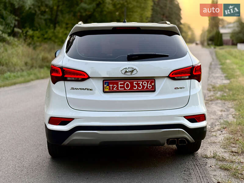 Внедорожник / Кроссовер Hyundai Santa FE 2015 в Краснограде