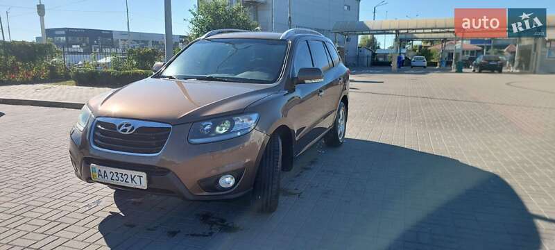Позашляховик / Кросовер Hyundai Santa FE 2011 в Києві