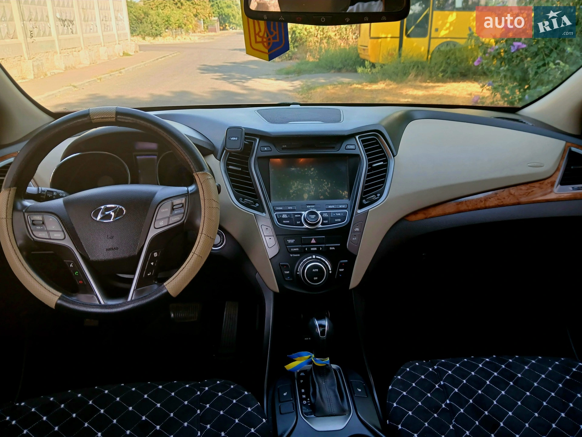 2012 Hyundai Santa Fe - мініатюра 16