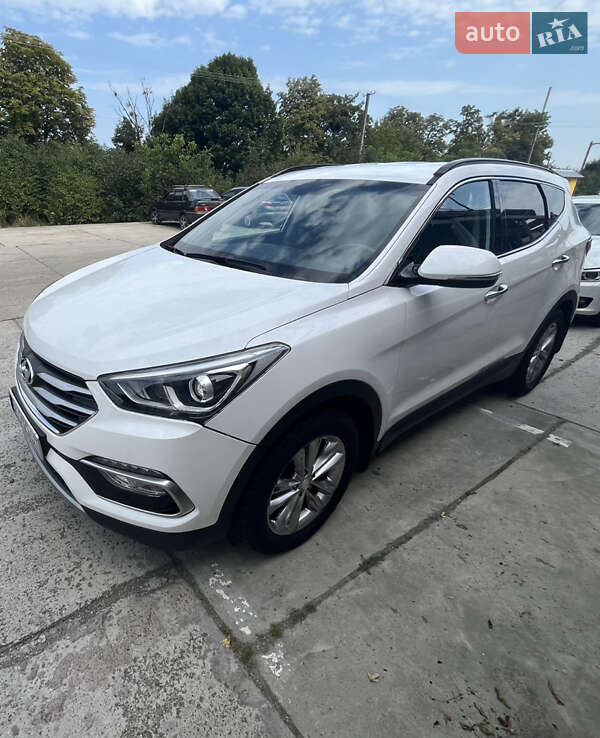 Позашляховик / Кросовер Hyundai Santa FE 2016 в Стрию