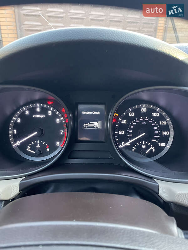 Позашляховик / Кросовер Hyundai Santa FE 2016 в Києві