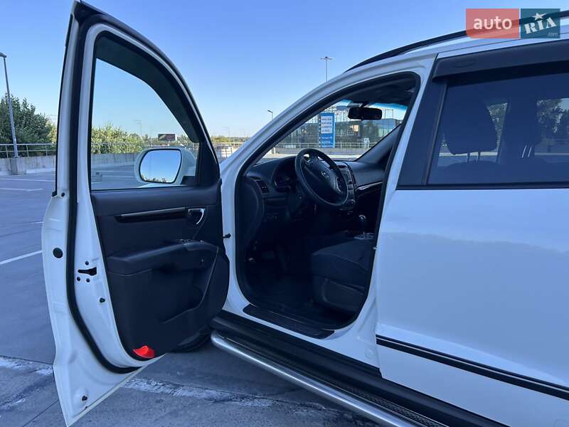 Позашляховик / Кросовер Hyundai Santa FE 2011 в Києві