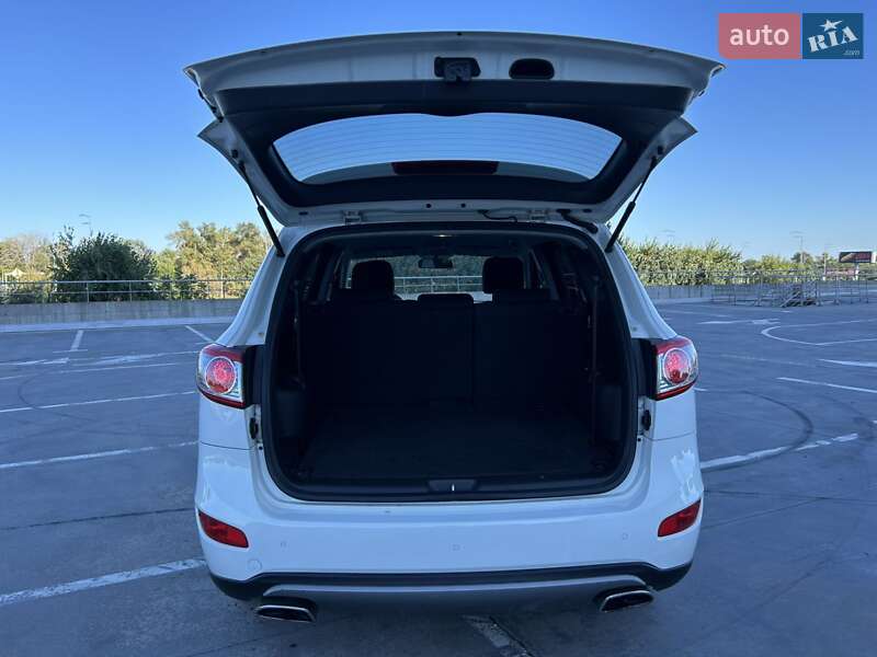 Позашляховик / Кросовер Hyundai Santa FE 2011 в Києві