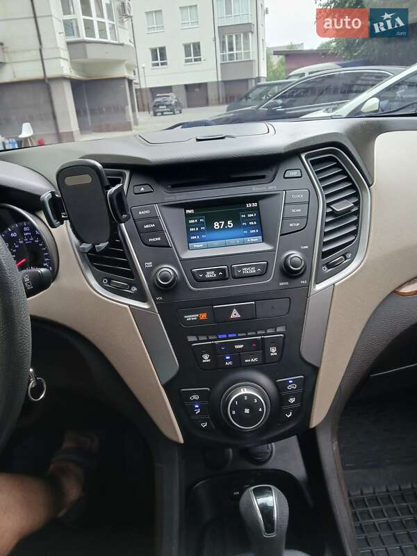 Внедорожник / Кроссовер Hyundai Santa FE 2015 в Ивано-Франковске
