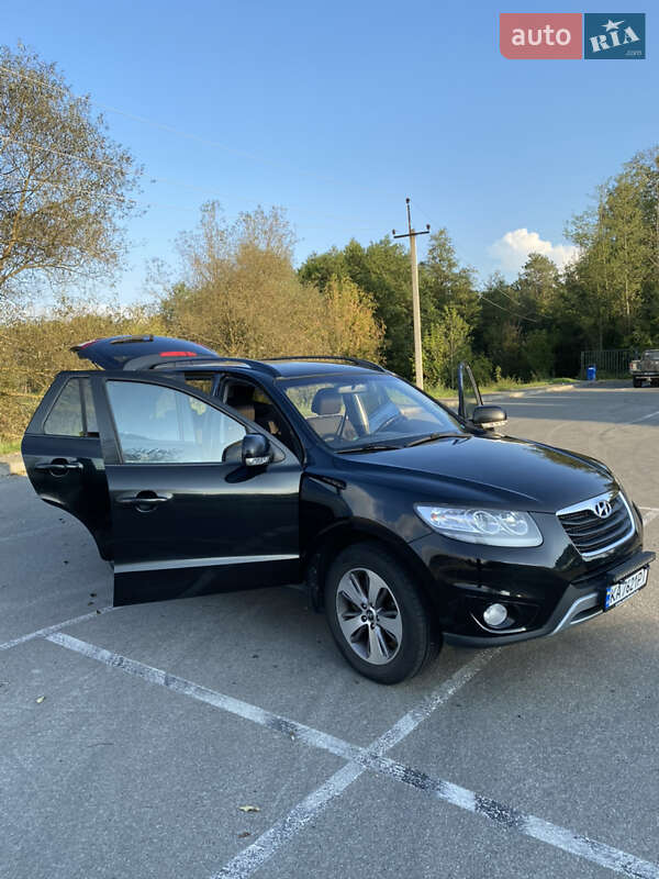 Позашляховик / Кросовер Hyundai Santa FE 2011 в Бучі