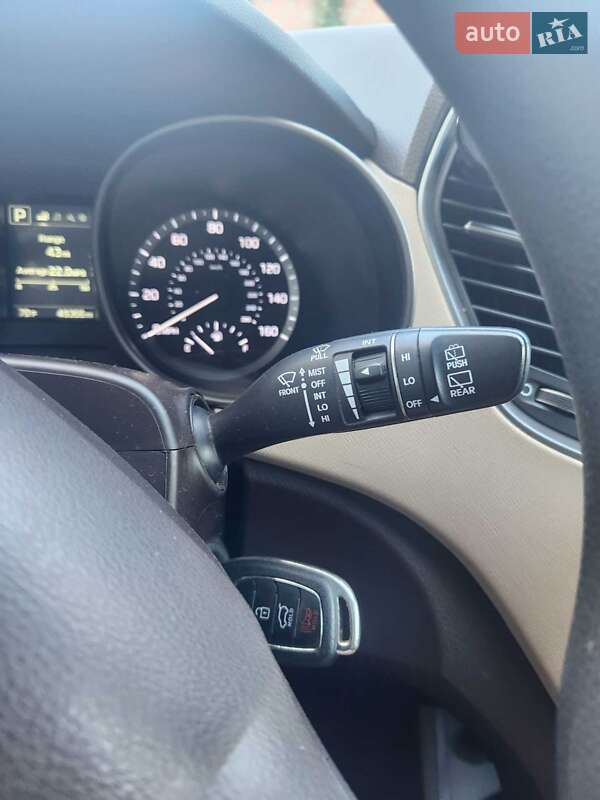 Внедорожник / Кроссовер Hyundai Santa FE 2017 в Ровно