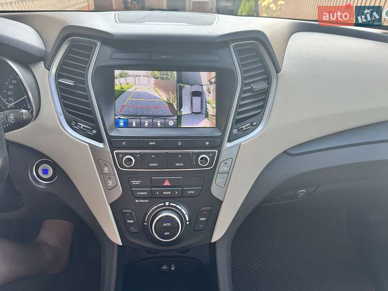 Позашляховик / Кросовер Hyundai Santa FE 2016 в Шепетівці