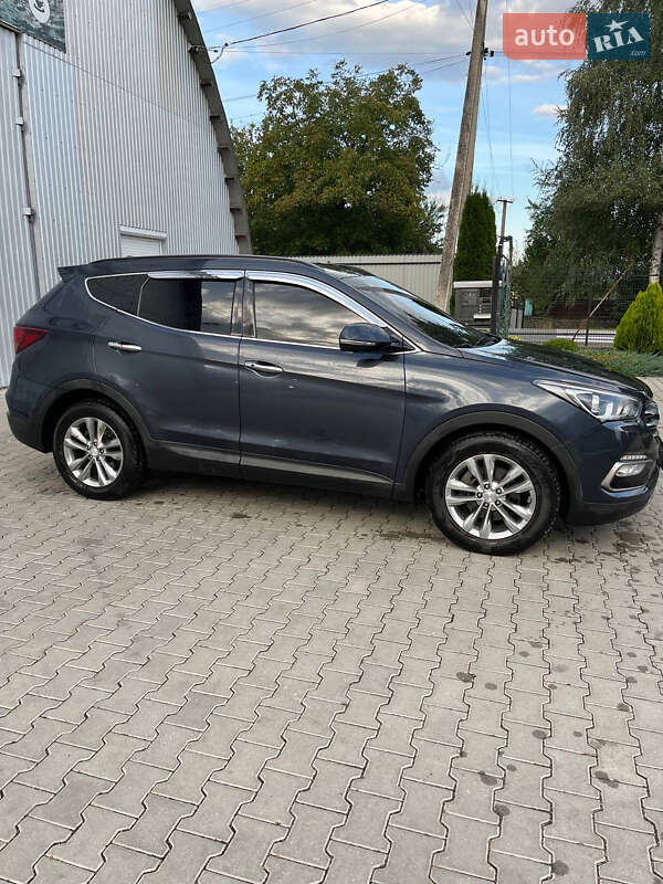 Позашляховик / Кросовер Hyundai Santa FE 2016 в Косові