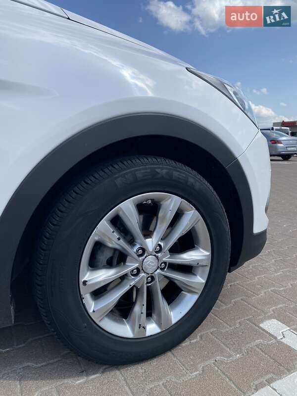 Позашляховик / Кросовер Hyundai Santa FE 2016 в Житомирі