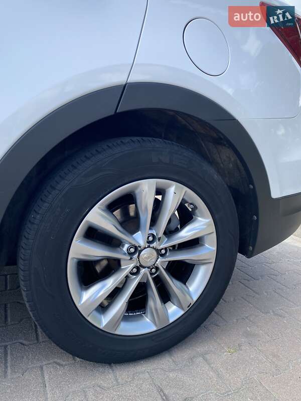 Позашляховик / Кросовер Hyundai Santa FE 2016 в Житомирі