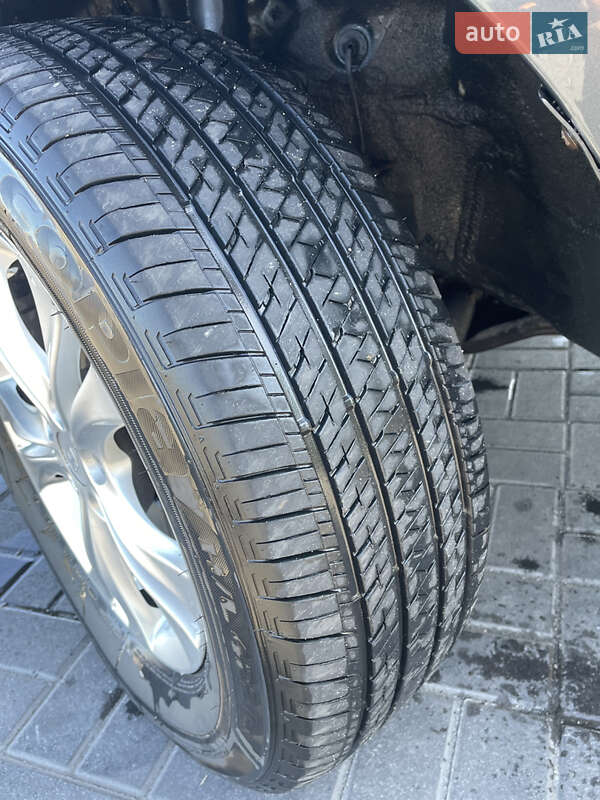 Внедорожник / Кроссовер Hyundai Santa FE 2011 в Днепре