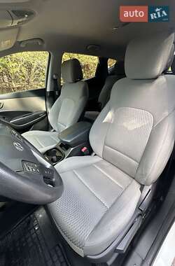 Внедорожник / Кроссовер Hyundai Santa FE 2015 в 