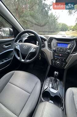 Внедорожник / Кроссовер Hyundai Santa FE 2015 в 