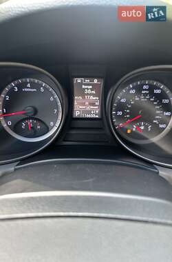 Внедорожник / Кроссовер Hyundai Santa FE 2015 в 