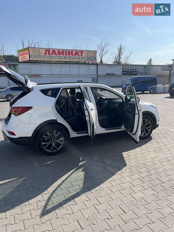 Позашляховик / Кросовер Hyundai Santa FE 2015 в Чернівцях
