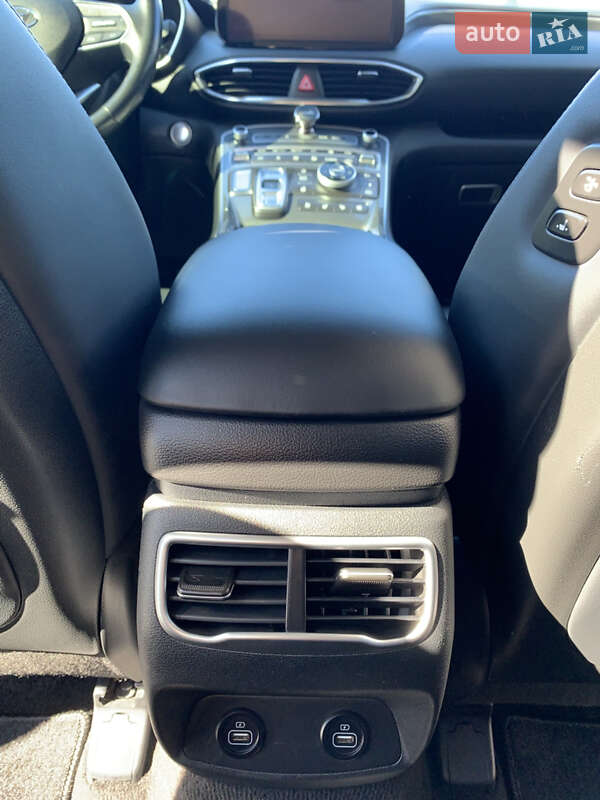 Позашляховик / Кросовер Hyundai Santa FE 2021 в Ірпені