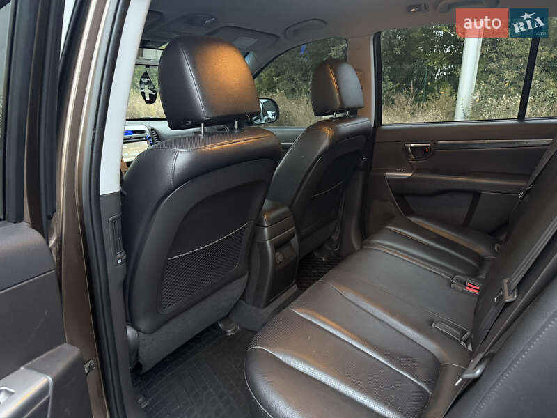 Позашляховик / Кросовер Hyundai Santa FE 2011 в Краснограді