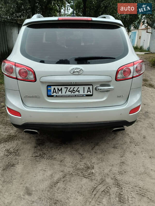 Внедорожник / Кроссовер Hyundai Santa FE 2010 в Житомире