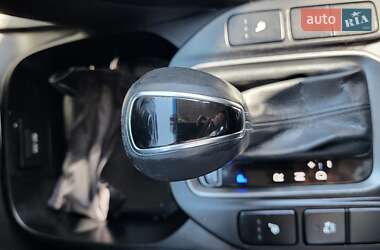 Внедорожник / Кроссовер Hyundai Santa FE 2014 в 